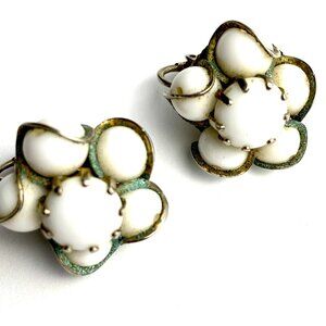 White Flower Clip-On Earrings Vintage Earring with Silver Backing MOD 60s